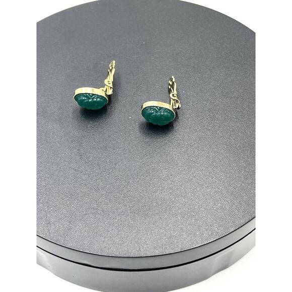 Vintage Green Swirl Glass Carved Scarab Gold Tone Protection Clip-on‎ Earrings - Picture 11 of 12